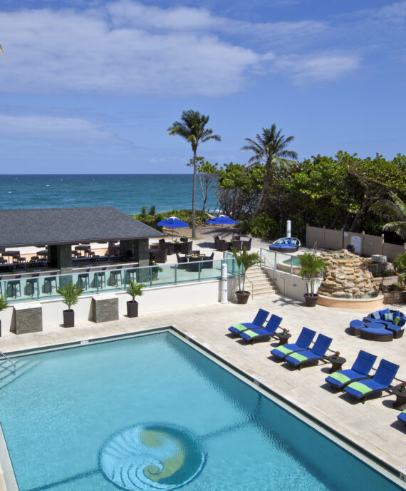 Jupiter Beach Resort pool
