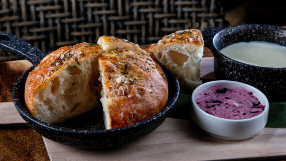 The signature skillet focaccia appetizer at Latitudes.